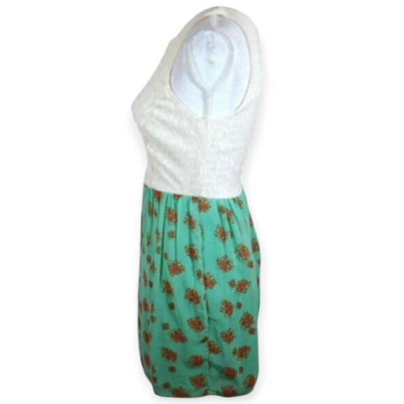 GARDEN TEA CITY TRIANGLES IVORY LACE & GREEN FLORAL DRESS SZ.M/L EUC. - Picture 4 of 6
